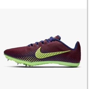 Nike Zoom Rival M versatile track spikes. The arch band secures the midfoot. 9.5